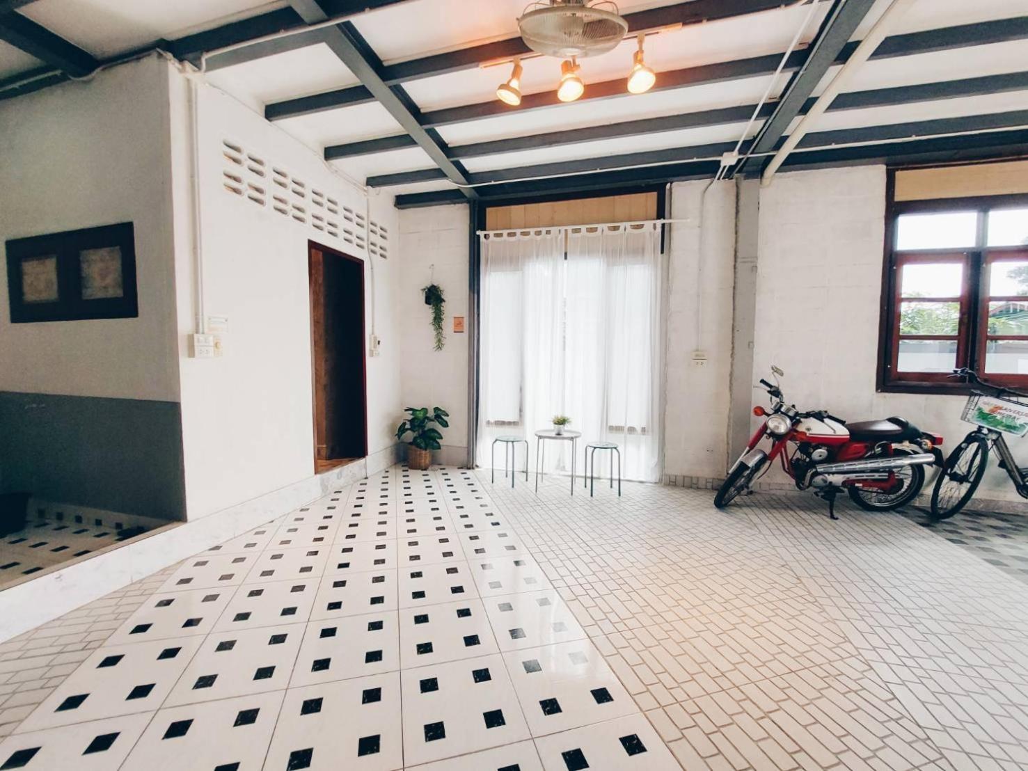 Apartmán The Warehouse - Ayutthaya Exteriér fotografie